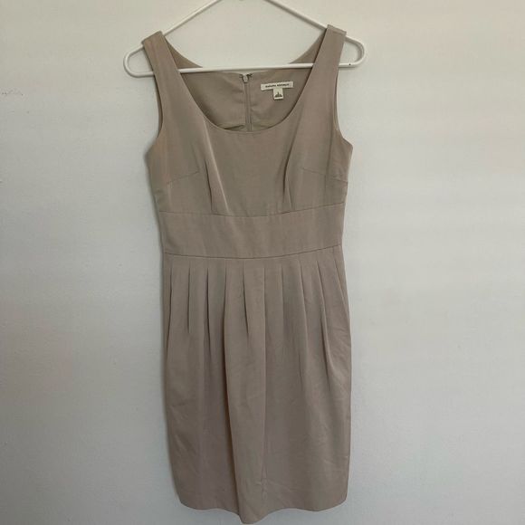 Banana Republic Silver Pleated Dress Size - 2 - Picture 1 of 4